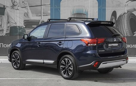 Mitsubishi Outlander III рестайлинг 3, 2022 год, 3 449 000 рублей, 2 фотография