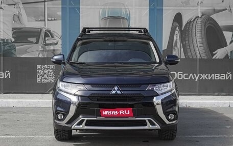 Mitsubishi Outlander III рестайлинг 3, 2022 год, 3 449 000 рублей, 3 фотография