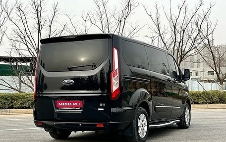 Ford Tourneo Custom I рестайлинг, 2021 год, 2 350 000 рублей, 4 фотография