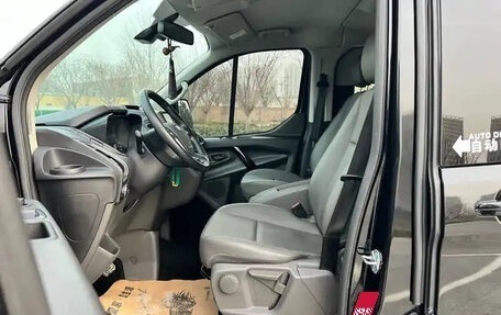 Ford Tourneo Custom I рестайлинг, 2021 год, 2 350 000 рублей, 10 фотография