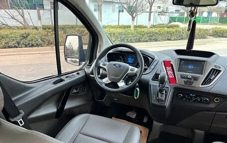 Ford Tourneo Custom I рестайлинг, 2021 год, 2 350 000 рублей, 15 фотография