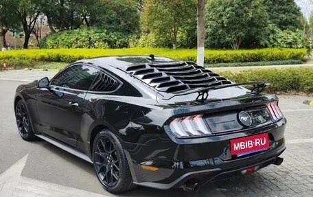 Ford Mustang VI рестайлинг, 2021 год, 3 000 000 рублей, 6 фотография