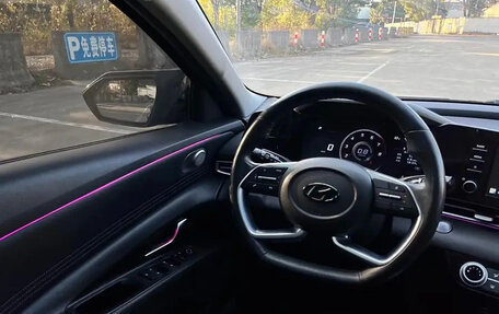 Hyundai Elantra, 2021 год, 1 280 000 рублей, 8 фотография
