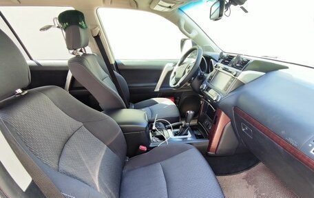 Toyota Land Cruiser Prado 150 рестайлинг 2, 2017 год, 4 100 000 рублей, 9 фотография