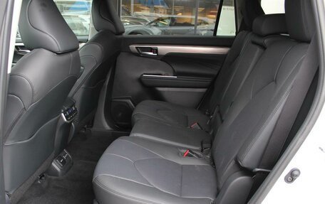 Toyota Highlander, 2025 год, 5 820 000 рублей, 40 фотография