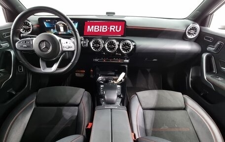 Mercedes-Benz A-Класс AMG, 2021 год, 2 598 000 рублей, 16 фотография