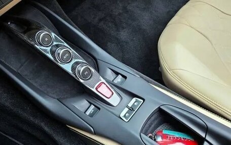 Ferrari 812, 2020 год, 42 300 000 рублей, 17 фотография