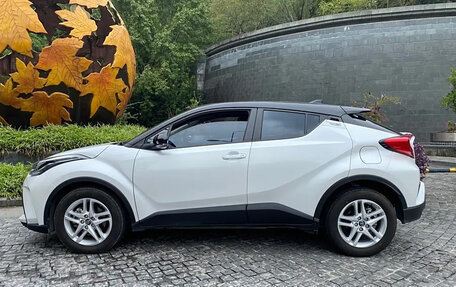Toyota C-HR I рестайлинг, 2021 год, 1 860 000 рублей, 3 фотография