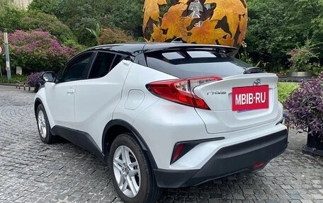 Toyota C-HR I рестайлинг, 2021 год, 1 860 000 рублей, 5 фотография
