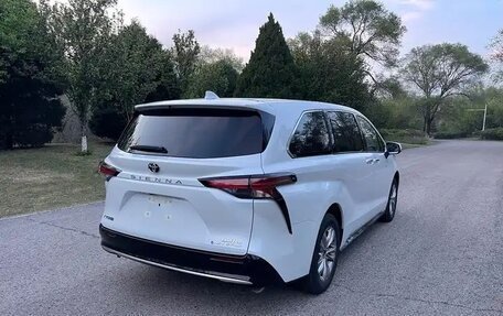 Toyota Sienna, 2024 год, 3 700 111 рублей, 15 фотография