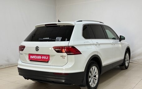 Volkswagen Tiguan II, 2017 год, 2 100 000 рублей, 5 фотография