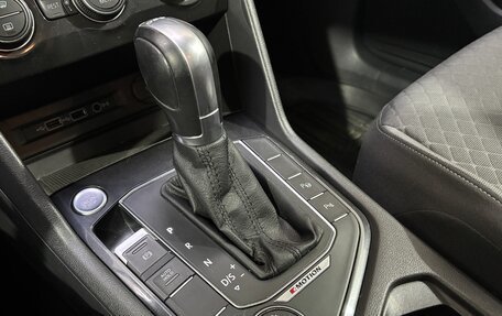 Volkswagen Tiguan II, 2017 год, 2 100 000 рублей, 17 фотография