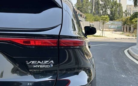 Toyota Venza, 2022 год, 1 240 000 рублей, 6 фотография