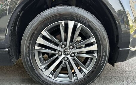Toyota Venza, 2022 год, 1 240 000 рублей, 10 фотография