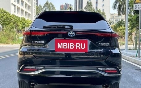 Toyota Venza, 2022 год, 1 240 000 рублей, 5 фотография