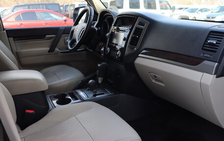 Mitsubishi Pajero IV, 2017 год, 2 750 000 рублей, 10 фотография