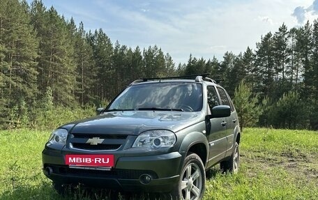 Chevrolet Niva I рестайлинг, 2013 год, 670 000 рублей, 3 фотография