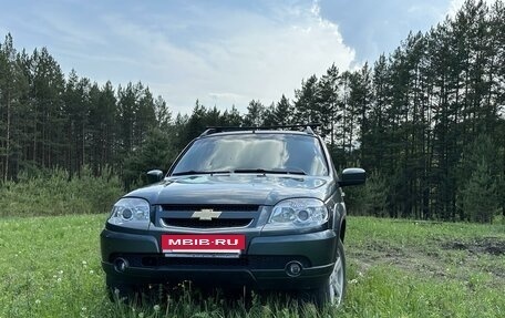 Chevrolet Niva I рестайлинг, 2013 год, 670 000 рублей, 4 фотография