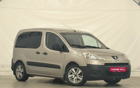 Peugeot Partner II рестайлинг 2, 2011 год, 599 000 рублей, 3 фотография