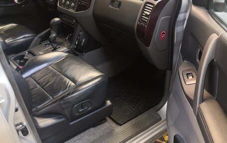 Mitsubishi Pajero III рестайлинг, 2002 год, 760 000 рублей, 14 фотография