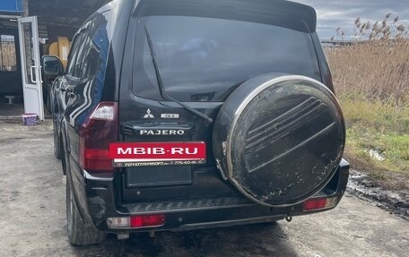 Mitsubishi Pajero III рестайлинг, 2002 год, 700 000 рублей, 2 фотография