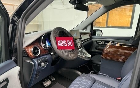 Mercedes-Benz V-Класс, 2023 год, 35 000 000 рублей, 4 фотография