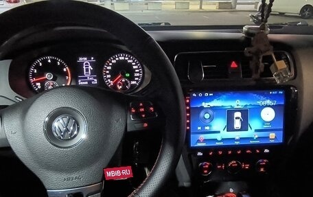 Volkswagen Jetta VI, 2013 год, 1 250 000 рублей, 6 фотография
