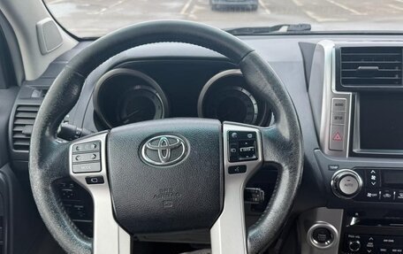 Toyota Land Cruiser Prado 150 рестайлинг 2, 2013 год, 2 450 000 рублей, 11 фотография