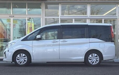 Honda Stepwgn IV, 2019 год, 1 650 000 рублей, 2 фотография