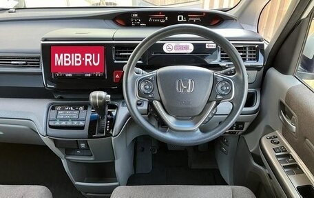 Honda Stepwgn IV, 2019 год, 1 650 000 рублей, 6 фотография