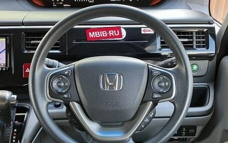 Honda Stepwgn IV, 2019 год, 1 650 000 рублей, 7 фотография