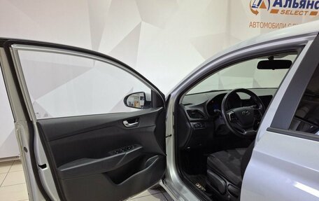 Hyundai Solaris II рестайлинг, 2021 год, 1 680 000 рублей, 22 фотография