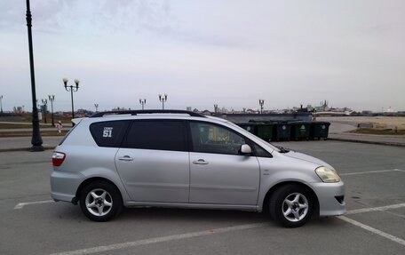 Toyota Avensis Verso I рестайлинг, 2003 год, 859 000 рублей, 4 фотография