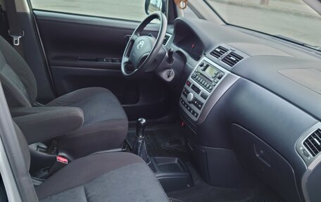 Toyota Avensis Verso I рестайлинг, 2003 год, 859 000 рублей, 9 фотография