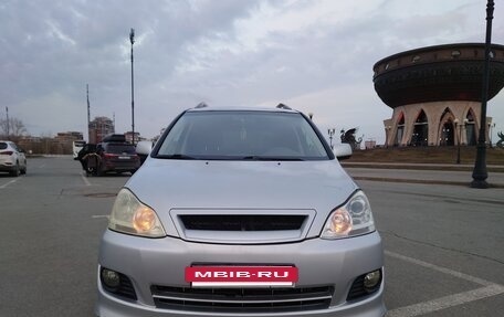 Toyota Avensis Verso I рестайлинг, 2003 год, 859 000 рублей, 8 фотография