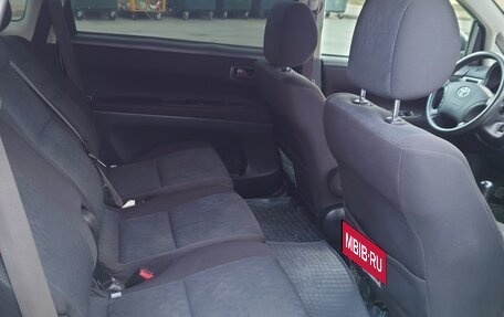 Toyota Avensis Verso I рестайлинг, 2003 год, 859 000 рублей, 10 фотография