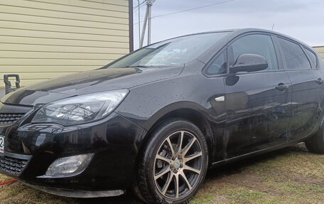 Opel Astra J, 2010 год, 640 000 рублей, 2 фотография