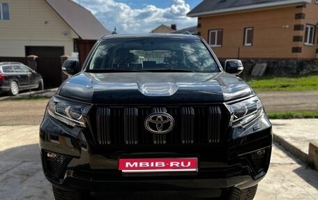 Toyota Land Cruiser Prado 150 рестайлинг 2, 2021 год, 7 500 000 рублей, 1 фотография