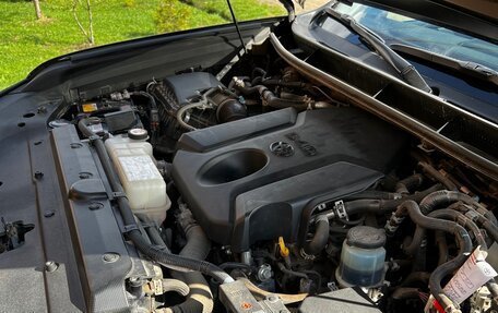 Toyota Land Cruiser Prado 150 рестайлинг 2, 2021 год, 7 500 000 рублей, 9 фотография