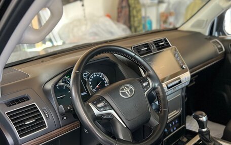 Toyota Land Cruiser Prado 150 рестайлинг 2, 2021 год, 7 500 000 рублей, 11 фотография
