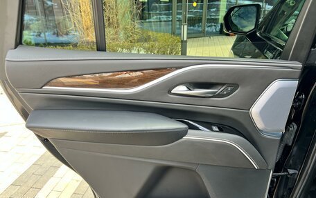 Cadillac Escalade V, 2023 год, 18 900 000 рублей, 18 фотография
