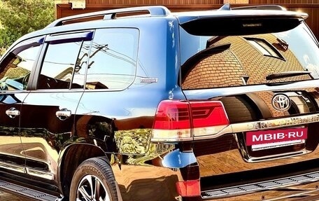 Toyota Land Cruiser 200, 2019 год, 10 500 000 рублей, 4 фотография