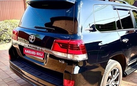Toyota Land Cruiser 200, 2019 год, 10 500 000 рублей, 3 фотография