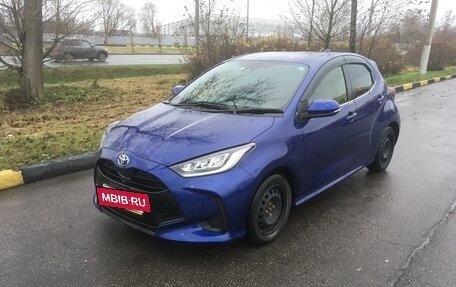 Toyota Yaris, 2020 год, 1 650 000 рублей, 2 фотография