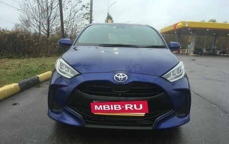 Toyota Yaris, 2020 год, 1 650 000 рублей, 8 фотография