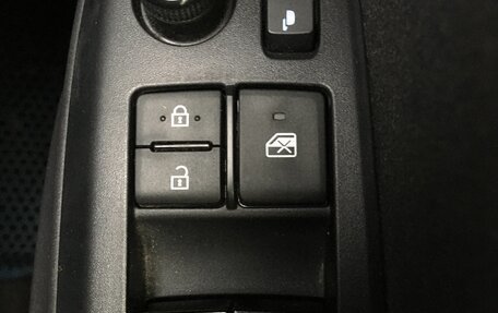 Toyota Yaris, 2020 год, 1 650 000 рублей, 14 фотография