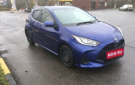 Toyota Yaris, 2020 год, 1 650 000 рублей, 3 фотография