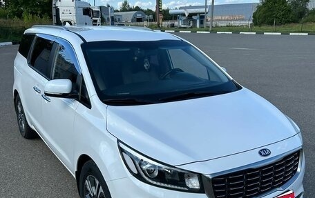KIA Carnival III, 2019 год, 2 700 000 рублей, 10 фотография