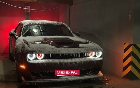 Dodge Challenger III рестайлинг 2, 2020 год, 5 000 000 рублей, 8 фотография