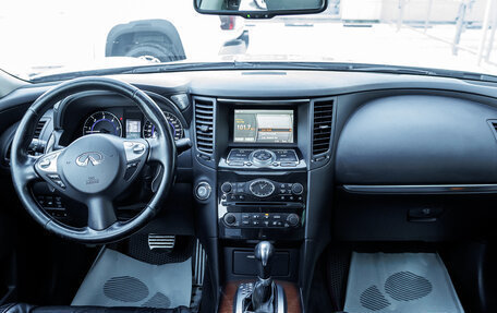 Infiniti QX70, 2014 год, 2 077 000 рублей, 17 фотография